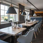 Kiener By Bluemel - Attergau Motel Sankt Georgen im Attergau